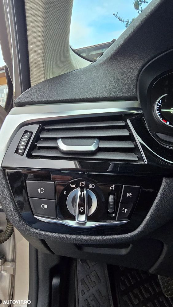 BMW Seria 5 520i AT - 13