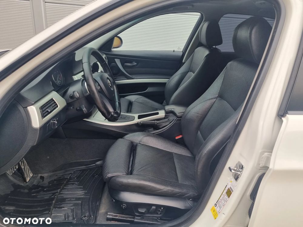 BMW Seria 3 335i - 11