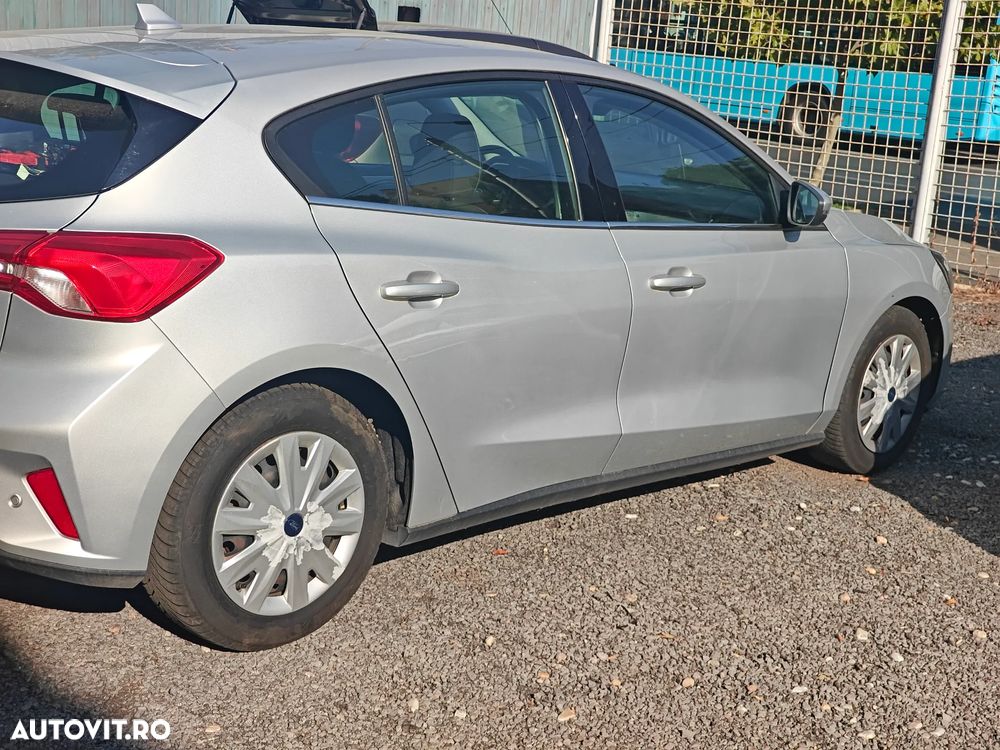 Ford Focus 1.5 EcoBlue Start-Stopp-System COOL&CONNECT - 2