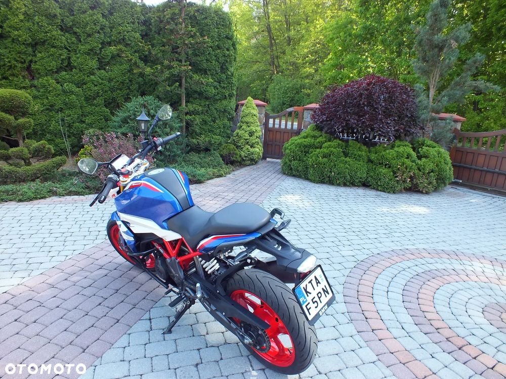 BMW G - 9