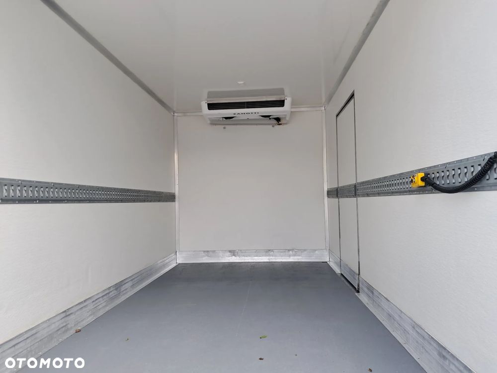 Mercedes-Benz SPRINTER 515 Chłodnia + Winda 1 TONA Salon Polska - 36