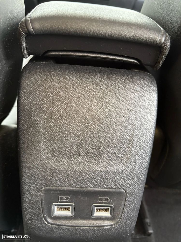 Peugeot e-208 Allure - 15