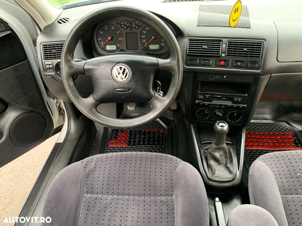 Volkswagen Golf - 10