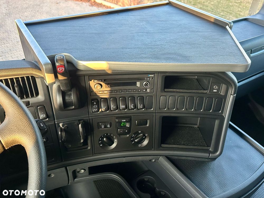 Scania G360 / IZOTERMA / 6.8 M DŁUGOŚCI / AUTOMAT / CAŁA NA PODUSZKACH / KLIMA POSTOJOWA / ELEKTRYCZNA ROLETA TYŁ / SYPIALKA - 21