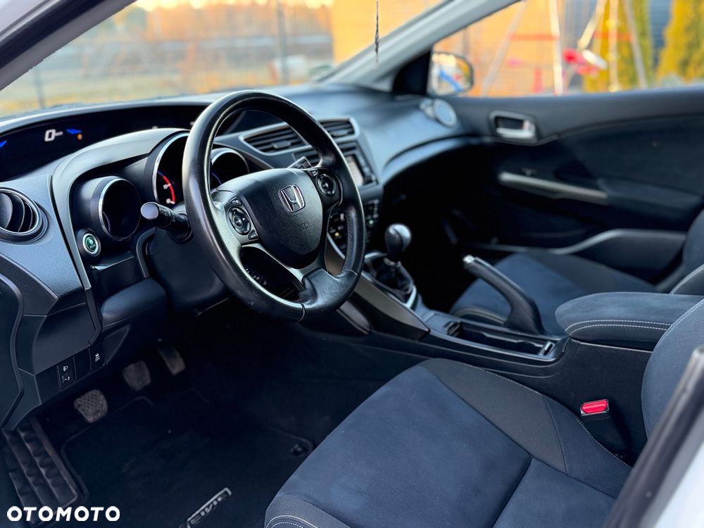 Honda Civic 1.6 i-DTEC Executive Black Edition - 15