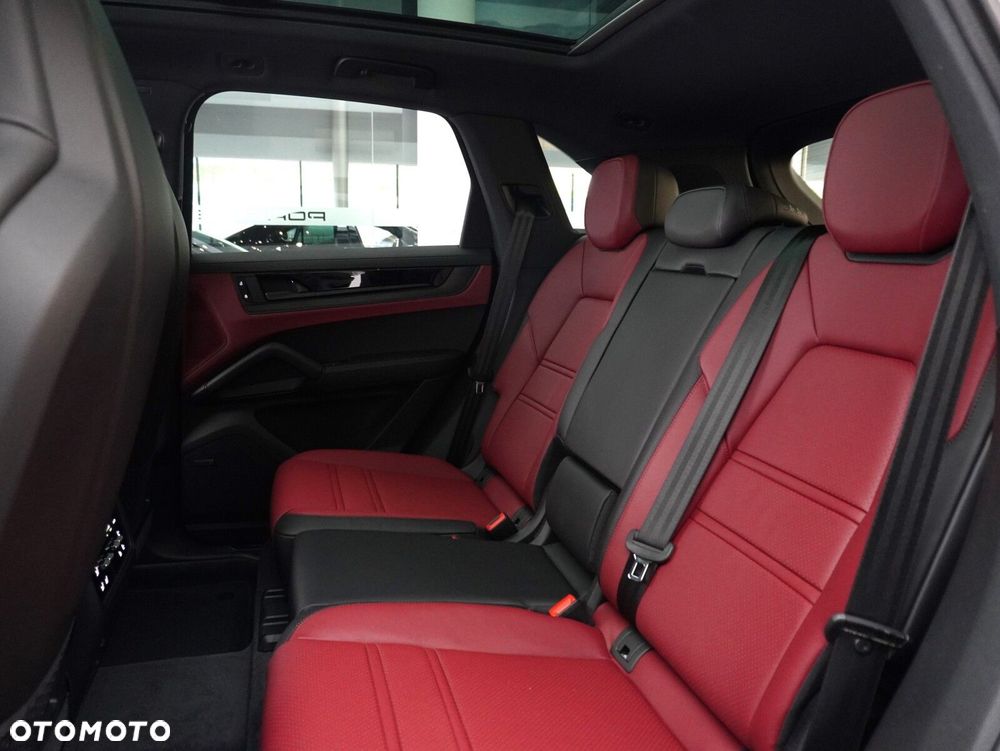 Porsche Cayenne E-Hybrid PHEV Black Edition - 34