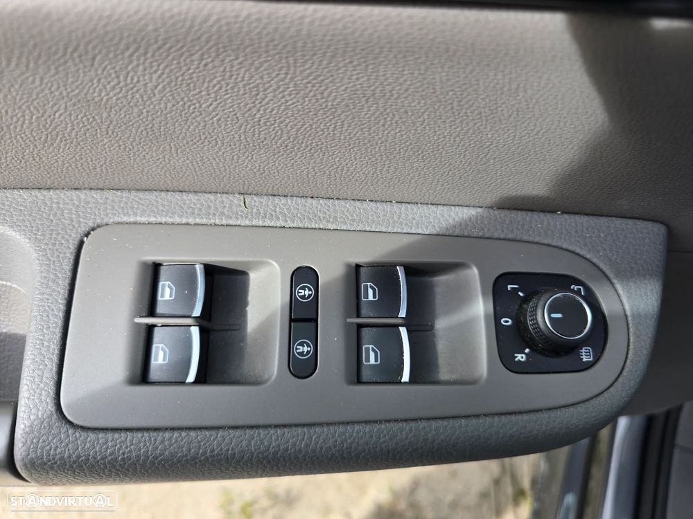 VW Sharan 2.0 TDI Blue Highline DSG - 11