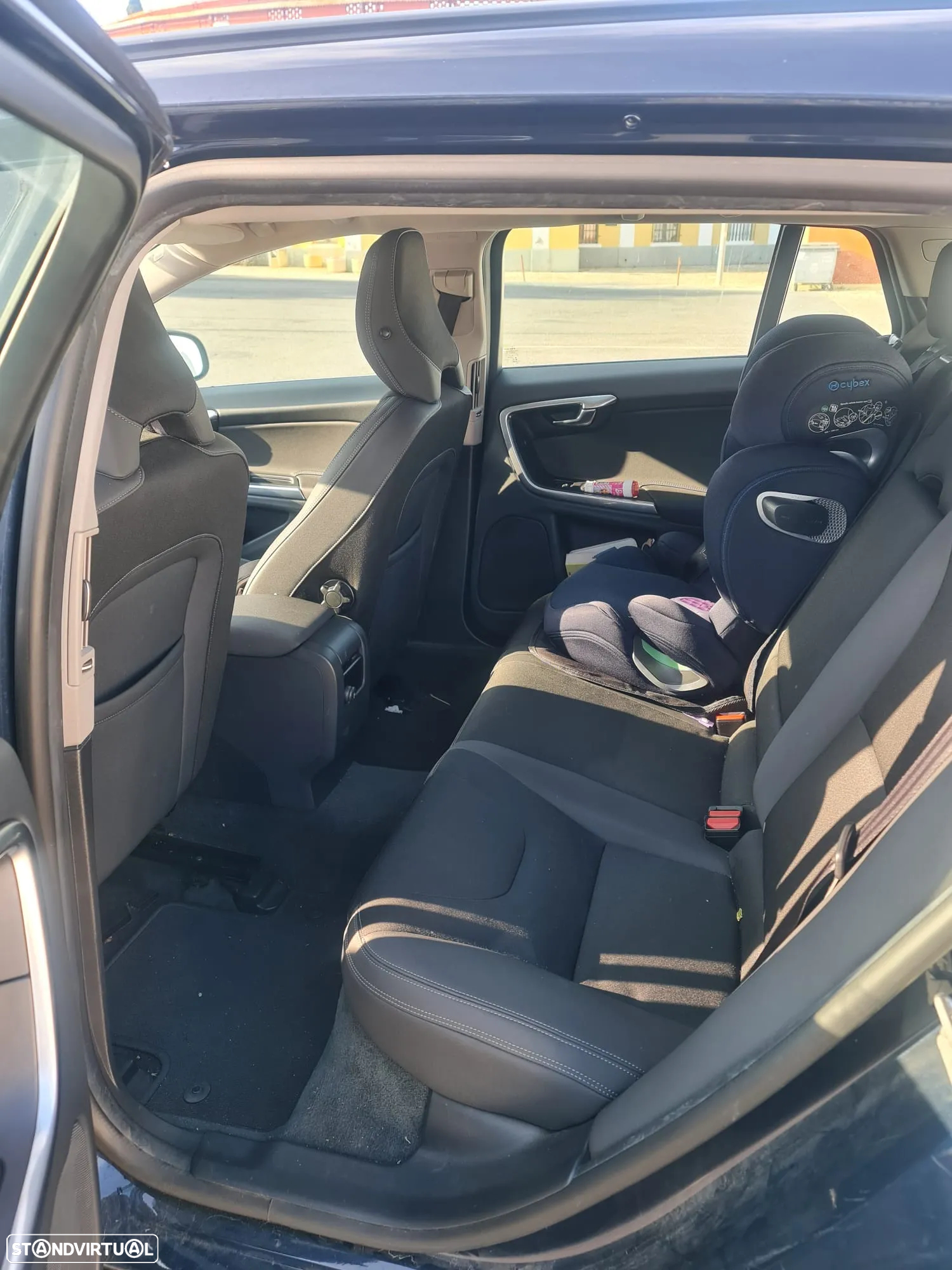 Volvo V60 2.0 D4 Momentum - 9