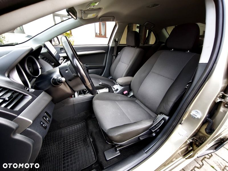 Mitsubishi Lancer - 16