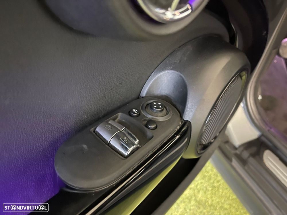 MINI 3 Portas Cooper SE Classic - 28