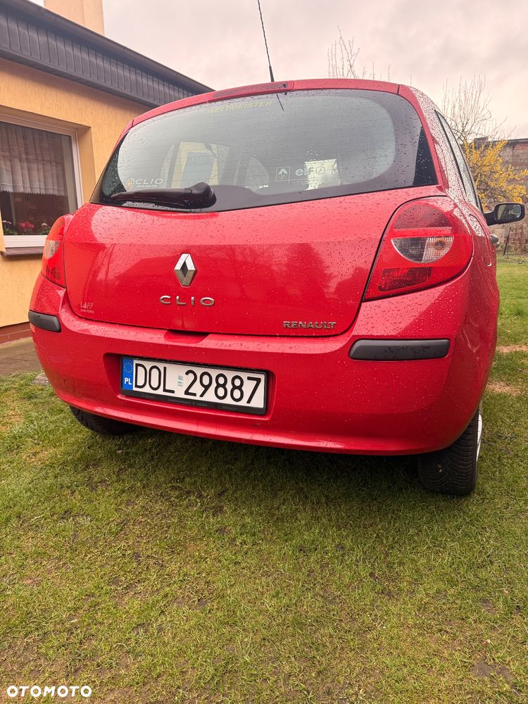 Renault Clio 1.2 16V 75 Expression - 6