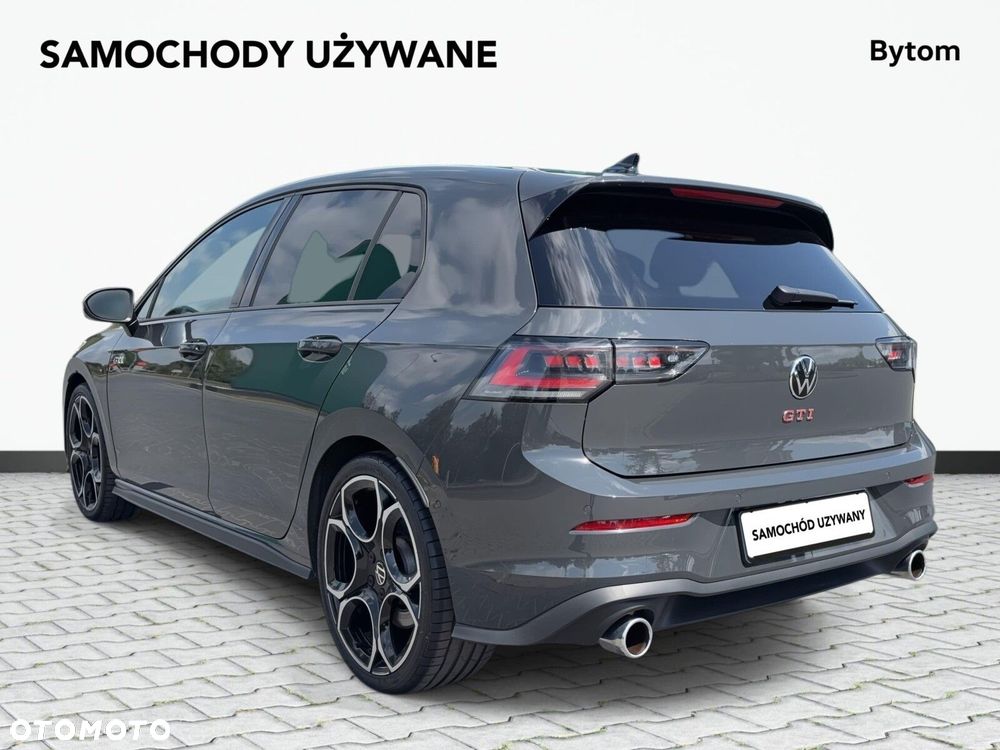 Volkswagen Golf - 8