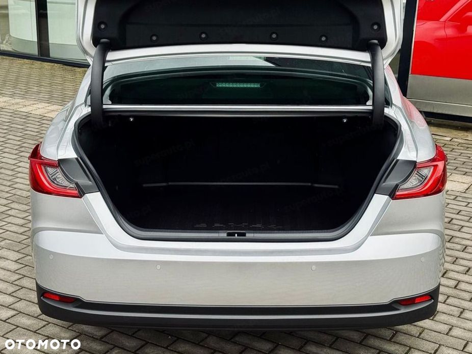 Toyota Camry - 11