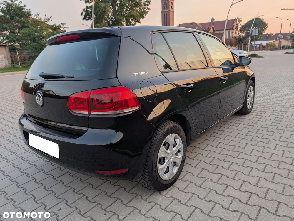 Volkswagen Golf - 2
