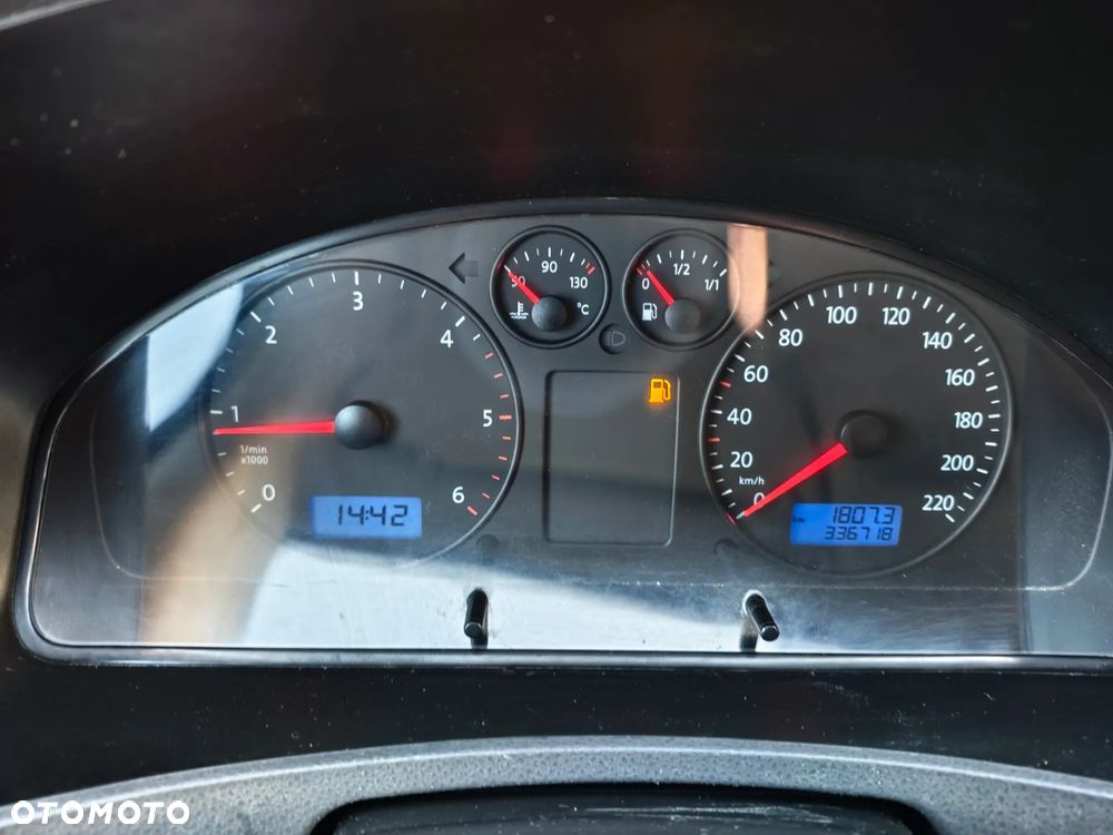 Volkswagen Transporter Shuttle Lang - 13