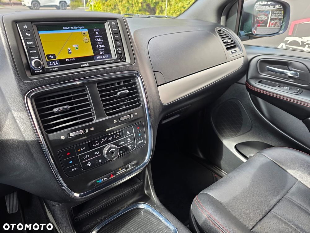 Dodge Grand Caravan - 19
