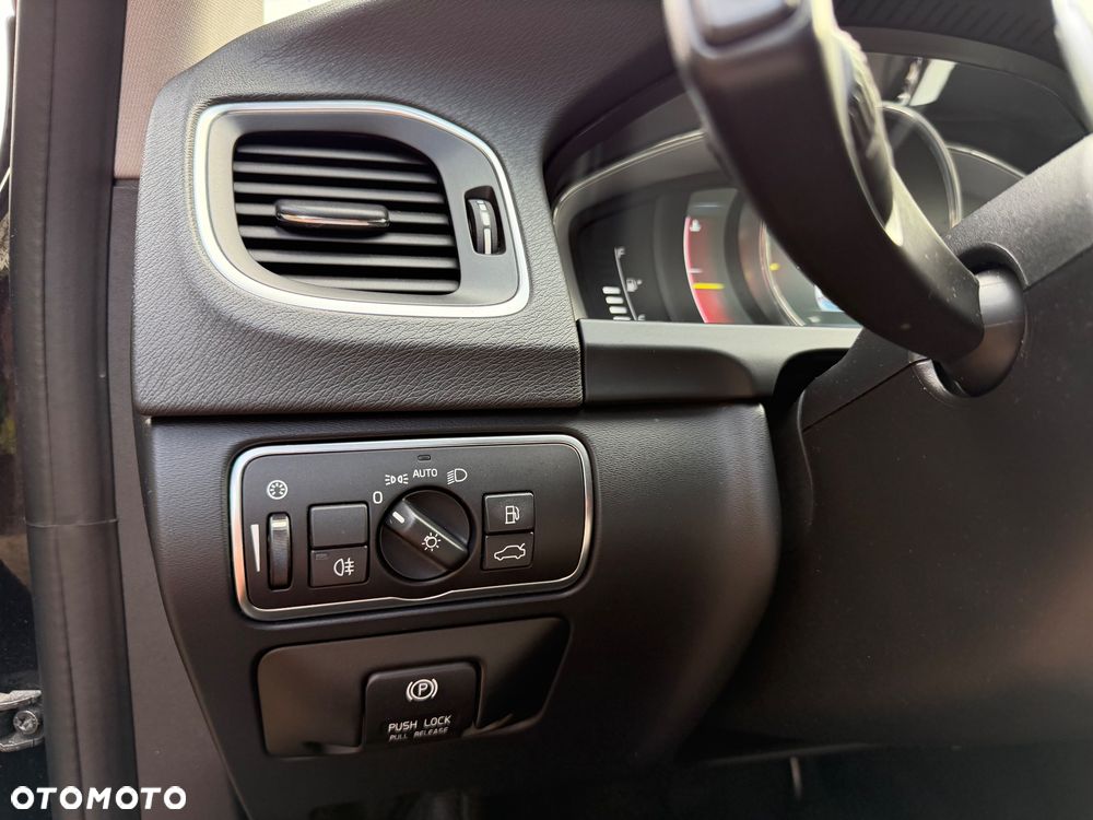 Volvo V60 D4 Drive-E Momentum - 33