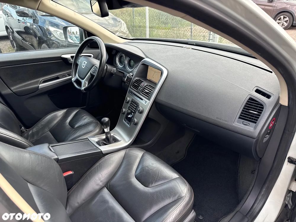 Volvo XC 60 D4 Momentum - 21