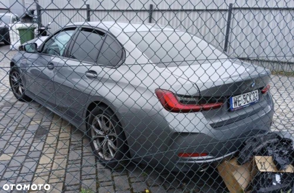 BMW Seria 3 318i Business Edition - 13