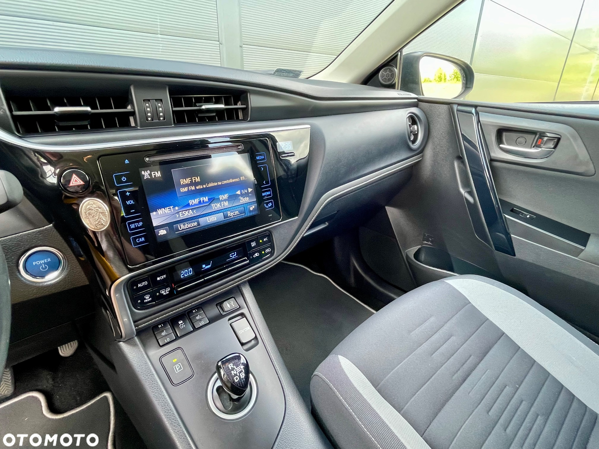 Toyota Auris Hybrid 135 Premium - 14
