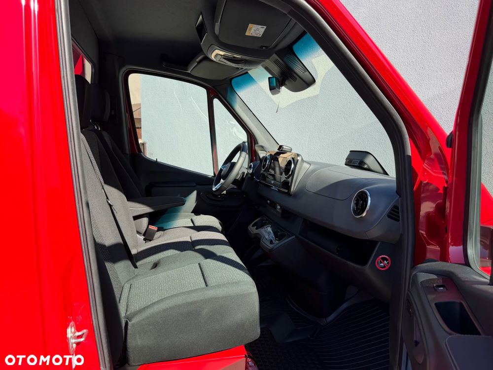 Mercedes-Benz Sprinter - 9