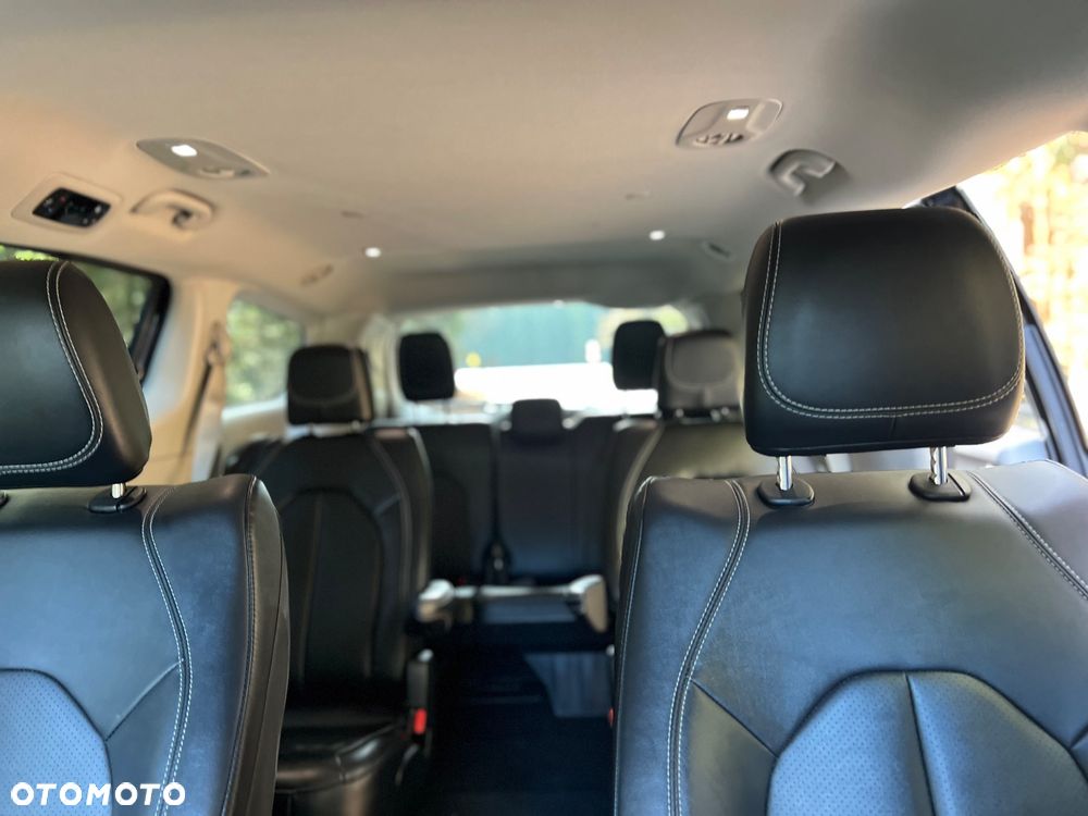 Chrysler Pacifica - 19