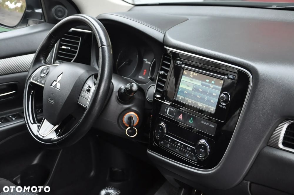 Mitsubishi Outlander 2.0 2WD SUV-Star - 26