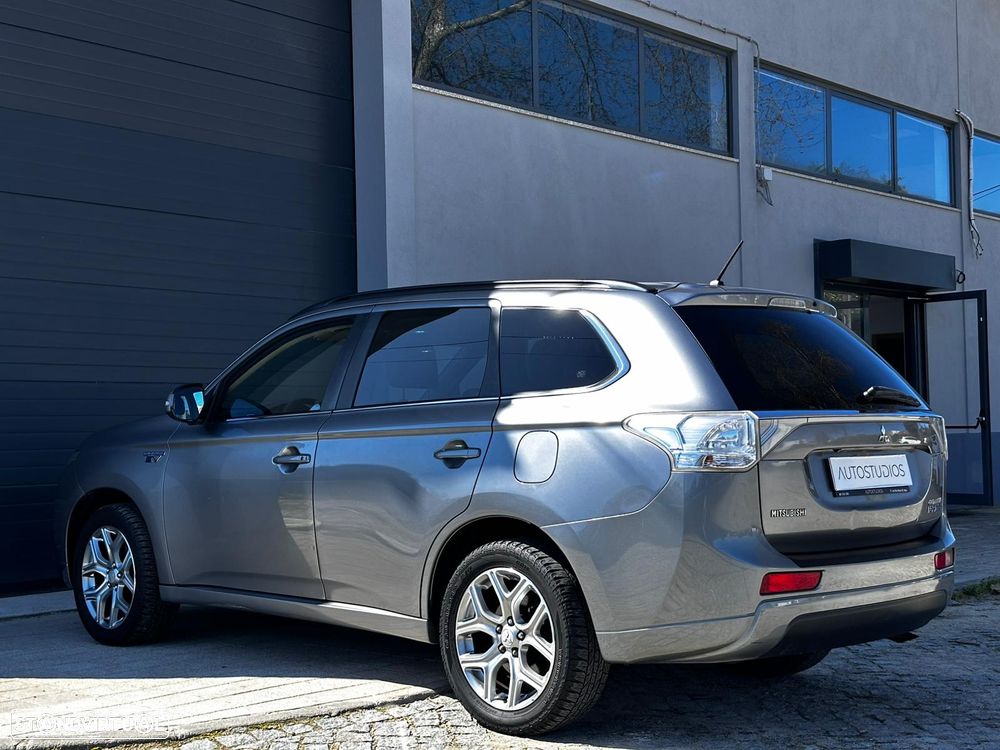 Mitsubishi Outlander 2.0 4WD - 4