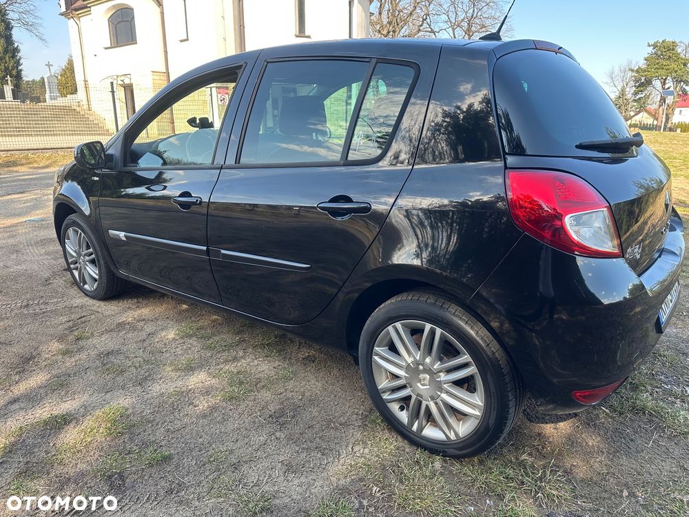 Renault Clio TCe 100 nightDay - 10