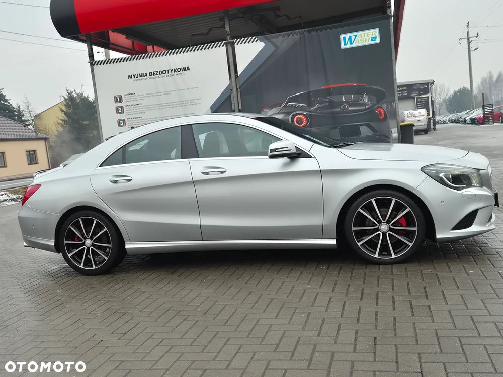 Mercedes-Benz CLA 180 AMG Line - 15