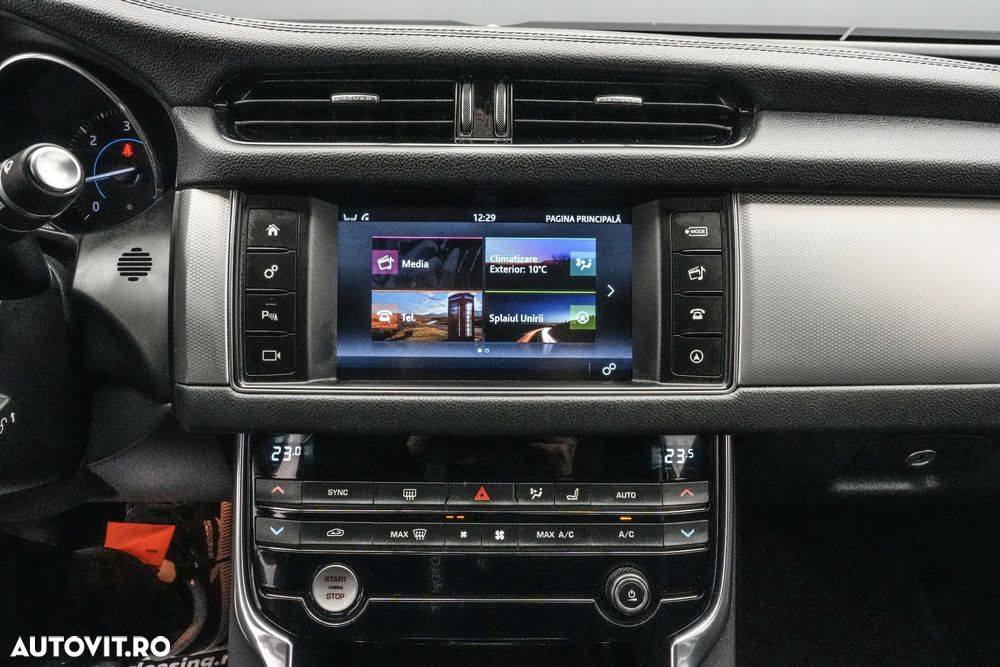 Jaguar XF 20d RWD E-Performance Pure - 20