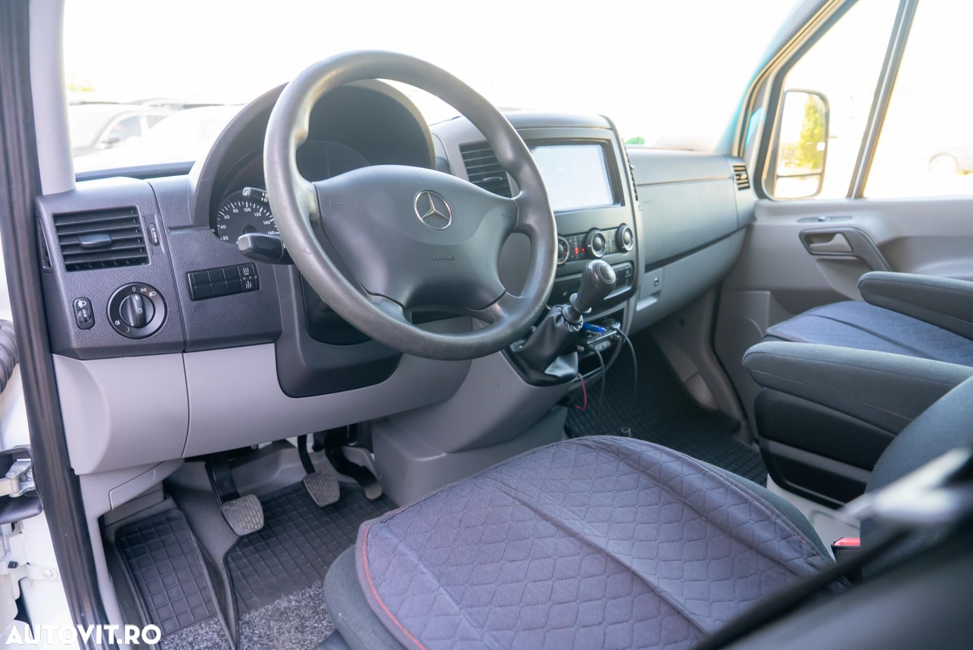 Mercedes-Benz Sprinter - 14