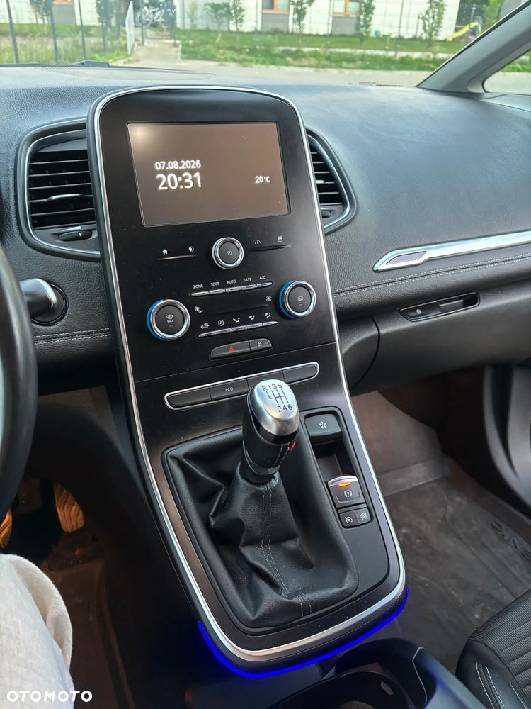 Renault Scenic - 16