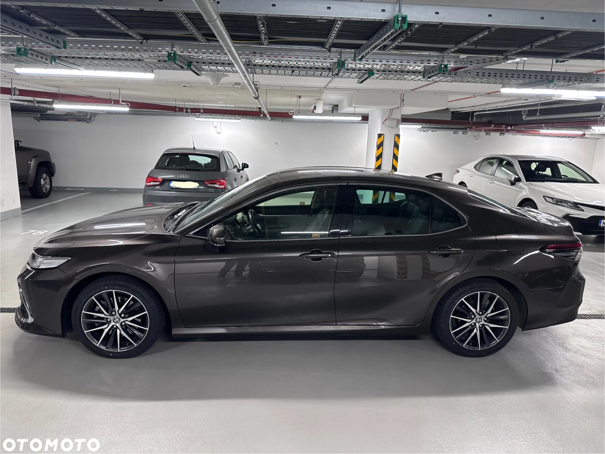 Toyota Camry 2.5 Hybrid Executive CVT - 2