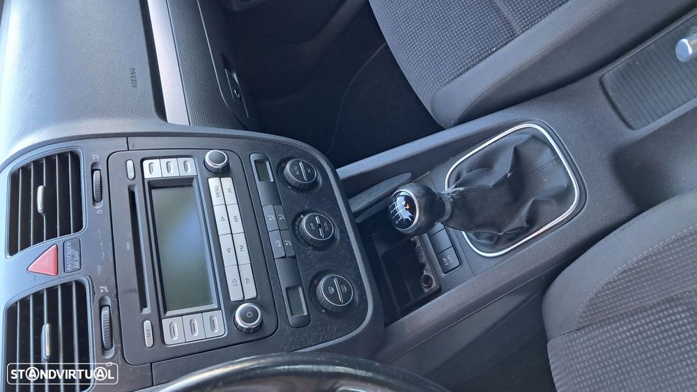 VW Jetta 1.9 TDi Confortline - 7