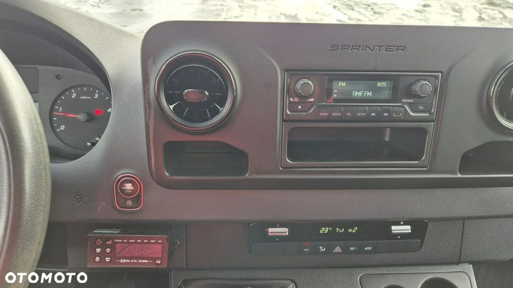 Mercedes-Benz Sprinter - 16