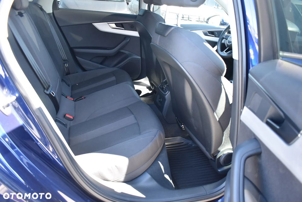 Audi A4 Avant 35 TDI mHEV S tronic - 16