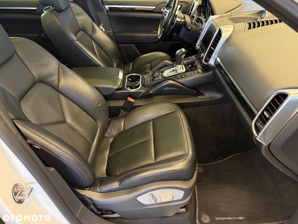 Porsche Cayenne S E-Hybrid - 23