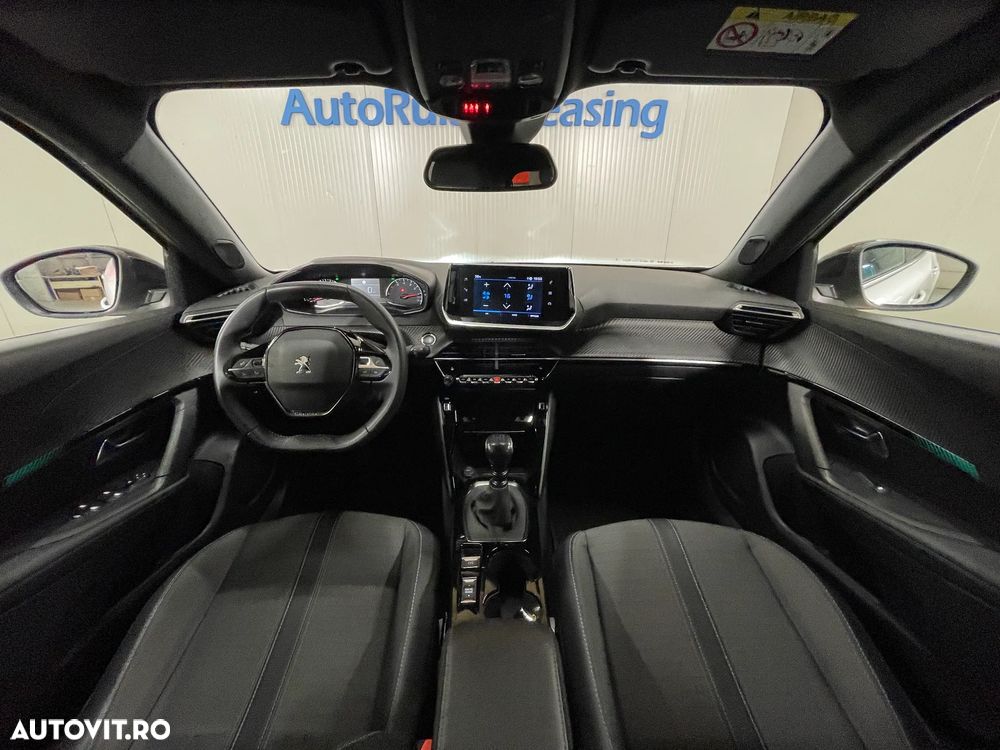 Peugeot 2008 1.2 L PureTech STT Allure - 8