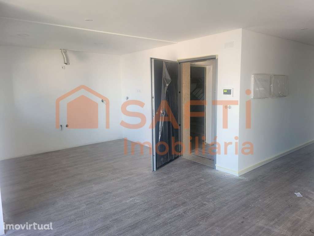 T3 com garagem em Corroios 3ºAndar - Grande imagem: 4/37