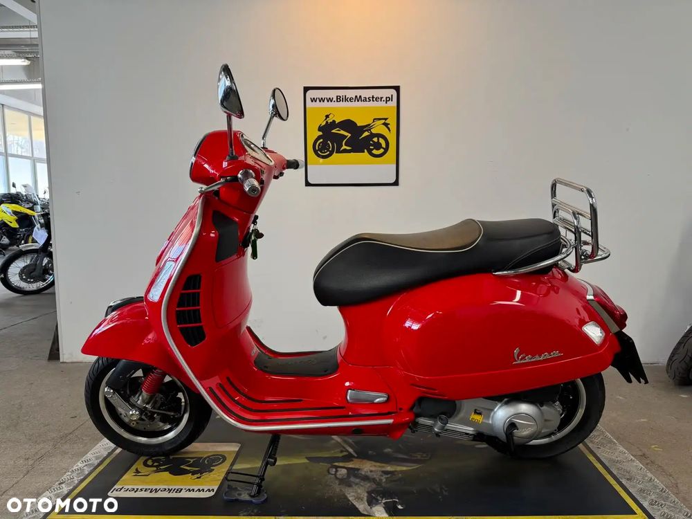Piaggio Vespa - 2