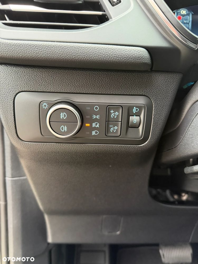 Ford Kuga 2.5 FHEV AWD Titanium eCVT - 33