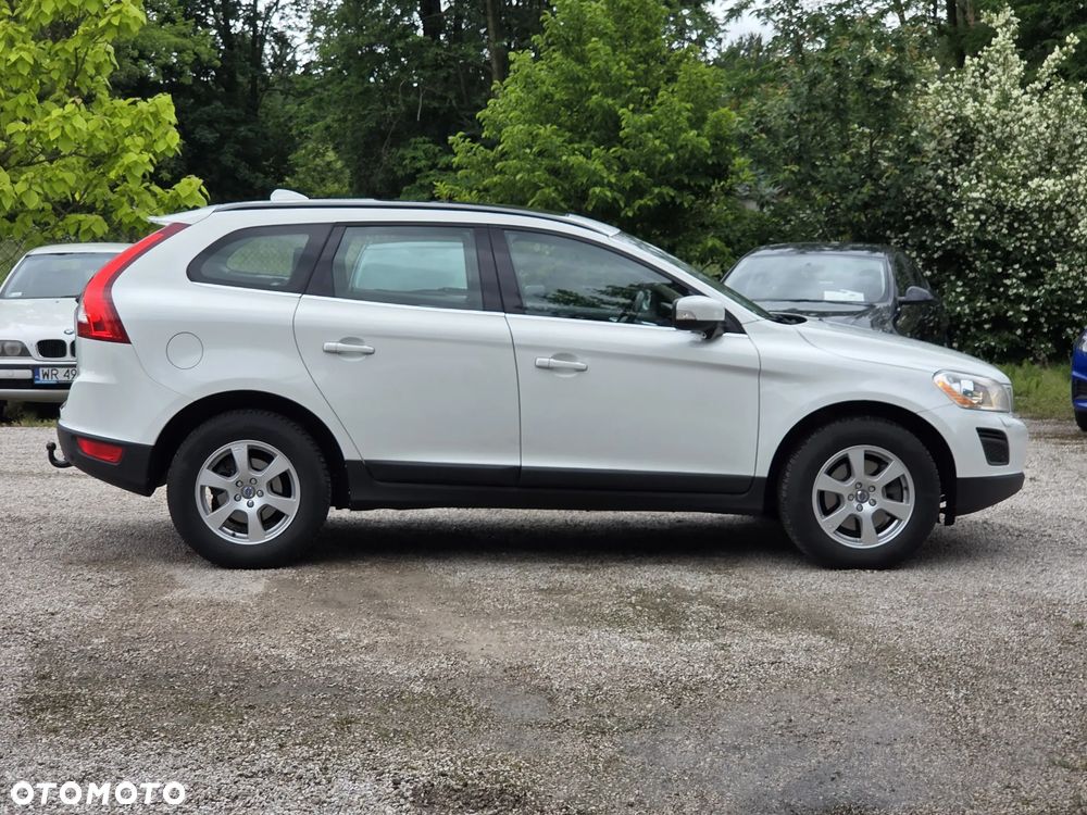 Volvo XC 60 D3 Momentum - 8