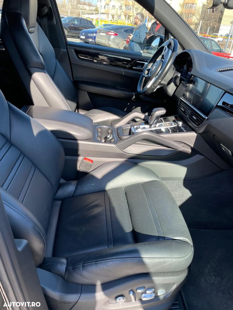 Porsche Cayenne Standard - 10