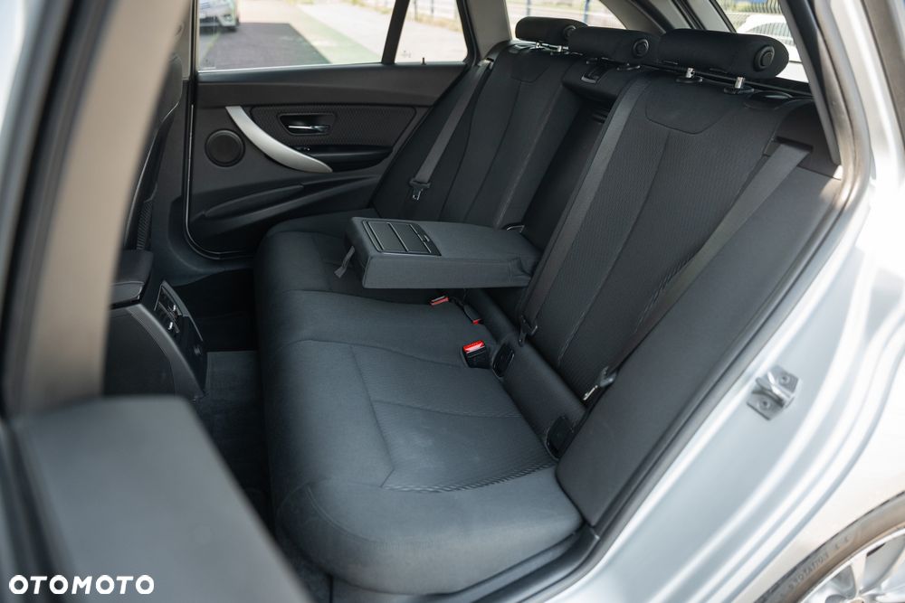 BMW Seria 3 318d - 35