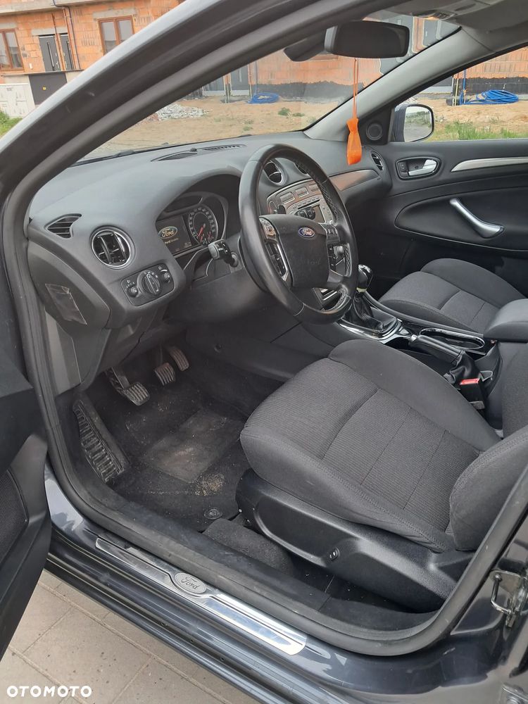 Ford Mondeo 2.0 Trend - 8