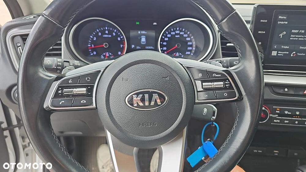 Kia Ceed 1.5 T-GDI M DCT - 11