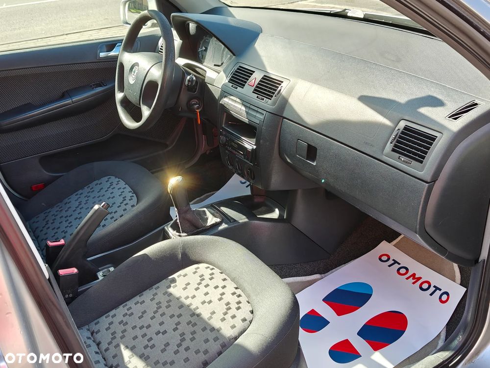 Skoda Fabia 1.4 16V Active - 17