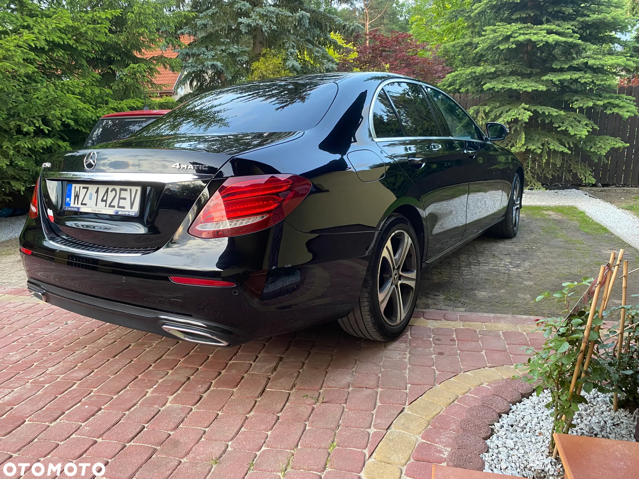 Mercedes-Benz Klasa E 220 d 4-Matic 9G-TRONIC - 4