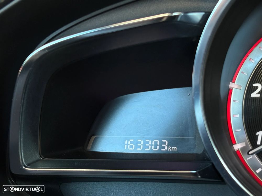 Mazda 3 Hatchback 1.5 Sky-D Evolve HS - 21